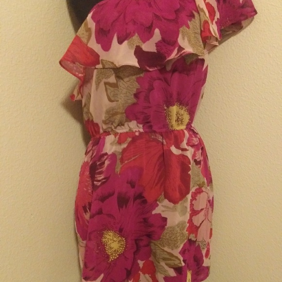 Off Shoulder Dress - Picture 6 of 6